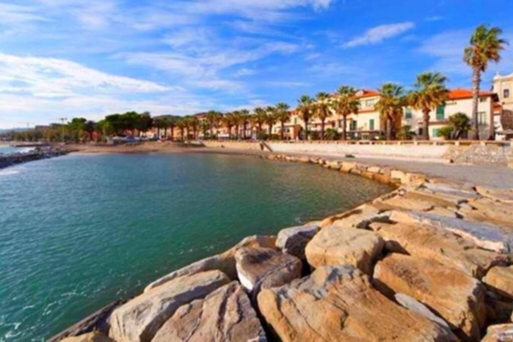 Appartamento 50 Mt Mare Con Parcheggio Riservato Ріва-Ліґуре Екстер'єр фото